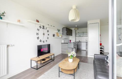 Quartier Atlantis Apartment | Massy Revy 10 min RER and TGV Idéal Paris and Orly