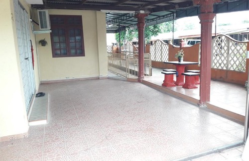 Kampong Raja House | Mat'Yen HOMESTAY