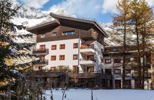 Cervinia Apartment | Matterhorn View Apartment in Breuil-Cervinia near Ski Area