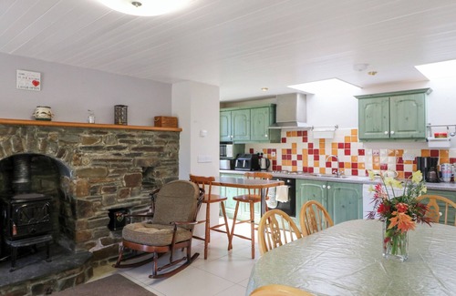 Leap House | MAULNAGIRRA, pet friendly, with open fire in Leap, County Cork