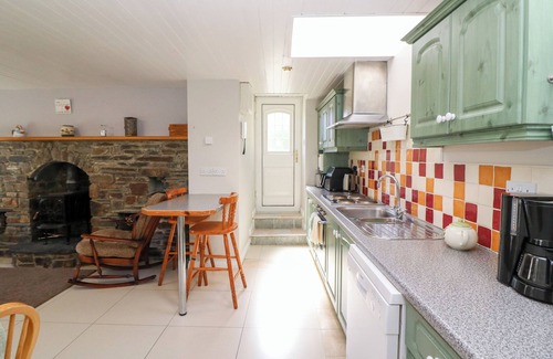 Leap House | MAULNAGIRRA, pet friendly, with open fire in Leap, County Cork