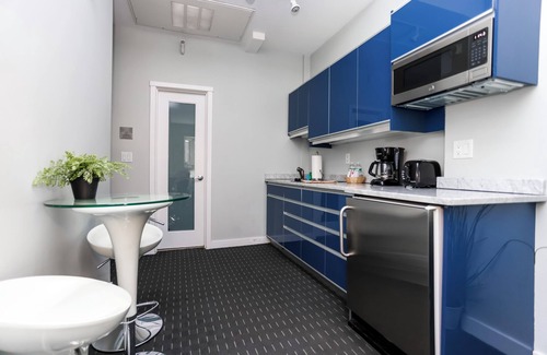 Back Bay Apartment | Maverick Suites at 245 Newbury St