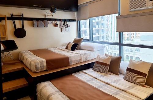 Pinagsama Apartment | Max Dwell Bgc Creative Space with 84 " Cinema