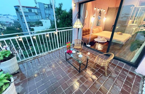Old Quarter House | May - AMAYZING ROOFTOP SKY VIEW 02