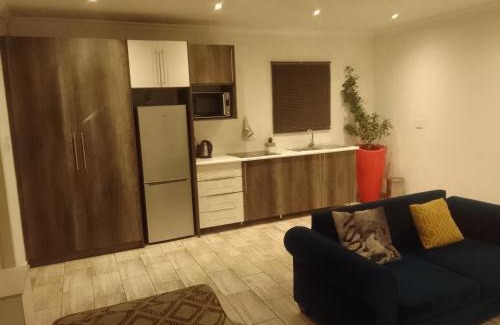 Alberton House | Mayberrypark Guest lodge