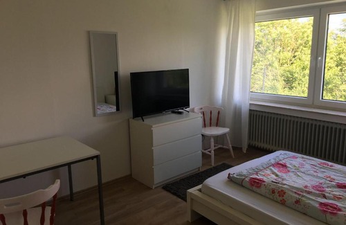Vordereifel House | Mayen, Im Möhren, Privatzimmer Nr1, Waldrand, nähe Nürburgring & Burg Eltz, Gemeinschaftsbad