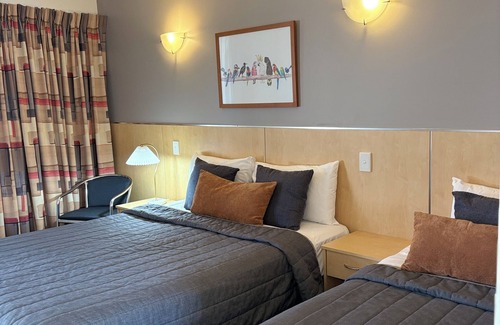 Emerald Hotel | Mayfair Motel Emerald