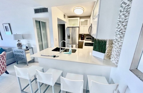 Isla Verde Apartment | MB15- Beachfront 1 Bedroom balcony-washer & dryer