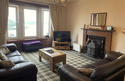 Oban Apartment | McCaig's Tower Apartment - Retreat Group