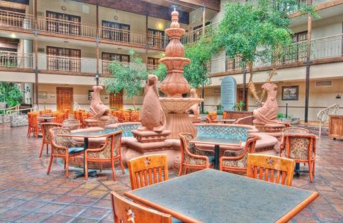 Abilene Hotel | MCM Elegante Suites Abilene