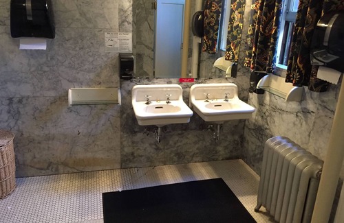 Forest Grove Hotel | McMenamins Grand Lodge