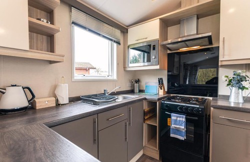 Malton Cabin | Meadows Lodge with Hot Tub