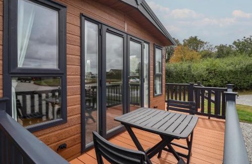Great Hatfield House | Meadows Park 1