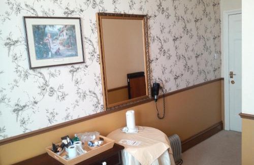 Meare House | Meare Manor