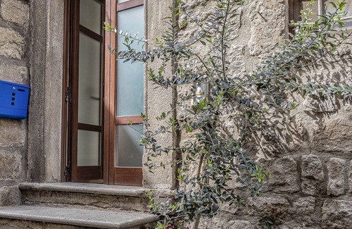Viterbo House | Medieval House built in 1200 in the centre! FREE private parking