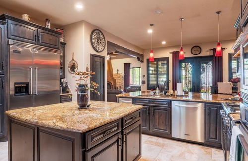 Albuquerque House | Mediterranean Charm with Southwestern Soul - 1 acre gem, and pet friendly!