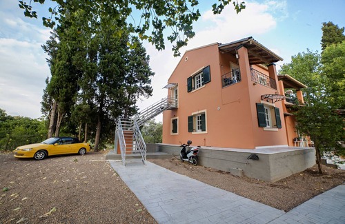 Giannades Apartment | Mediterranean hospitality in the Xenion