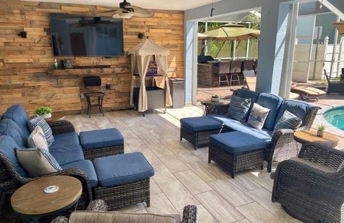 Lake Magdalene House | Mediterranean Villa - Theater - Gym and Heated pool