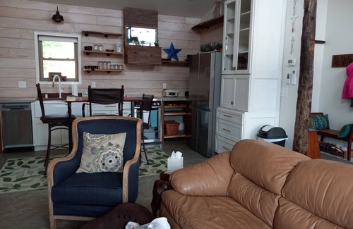 Vernon County Cabin | Mee Mee's Cabin Retreat- River, nature, small town, Hot Tubn
