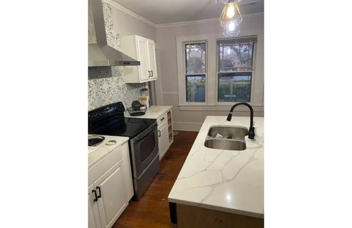 Jefferson Park House | Mega Plex! 2 Locations/Sleeps24