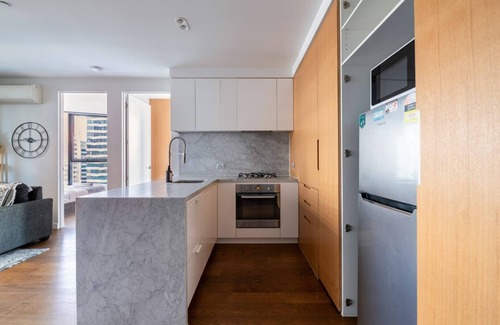 Melbourne Central Business District Apartment | Mega Style Apartments Light House