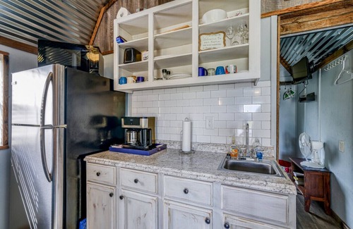 Rogersville House | Megan's Lodge - Peaceful Acres