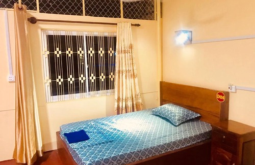 Kampong Cham House | Mekong Crossing Guesthouse - Restaurant & Pub