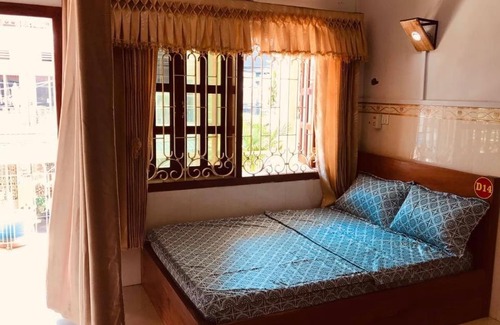 Kampong Cham House | Mekong Crossing Guesthouse - Restaurant & Pub