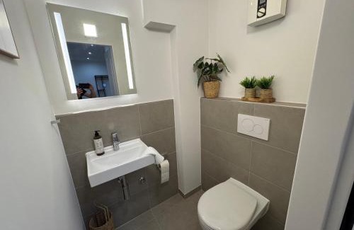 Burgerpark Apartment | MEL&BENS Modern Oak-Apartments für bis zu 12 Personen