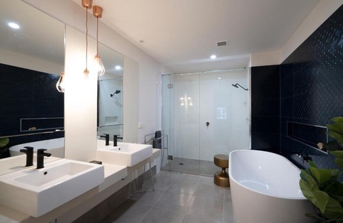 Docklands Apartment | Melbourne Holiday Apartments Flinders Wharf