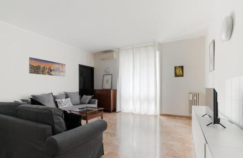 Ponte Seveso Apartment | Melchiorre Trilocale d epoca Ampio e Luminoso