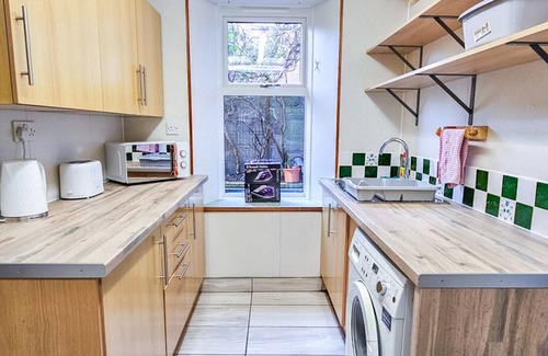 Inverness City Centre House | Melrose Villa Full Property