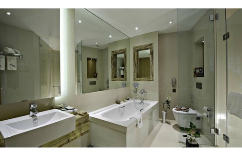 Hiranandani Gardens Hotel | Meluha - The Fern