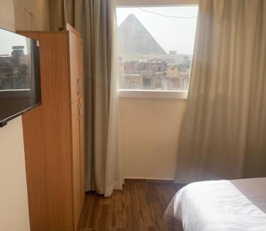Al Haram House | Memphis Pyramids View
