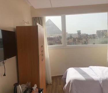 Al Haram House | Memphis Pyramids View