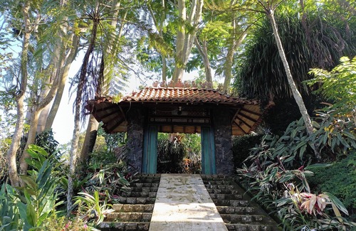 Balige Villa | Mendulang By Belza