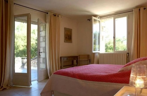 Menerbes Other | Menerbes: Vast Provencal farmhouse, pool, 2 ha of garden, silent. 3 km village