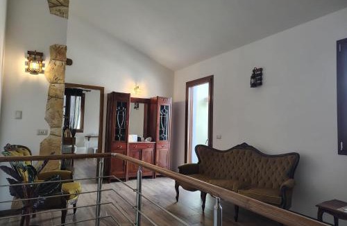 Olmedo House | Menhir