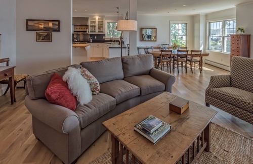 Canandaigua House | Menteth Landing: Luxury Lakeside Rental