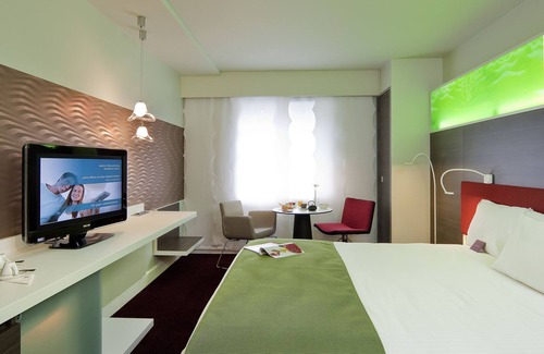Parc-Nord Hotel | Mercure Paris La Défense Grande Arche