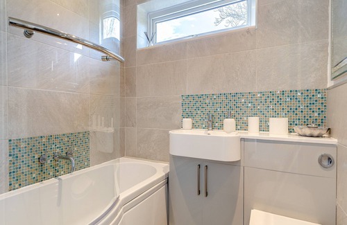 Isle of Portland Cottage | Mermaid Cottage is set in the popular area of Portland, just a few minutes’ walk from Church Ope Cov