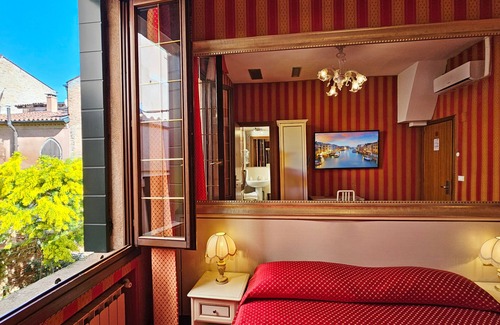 Dorsoduro Hotel | Messner Palace