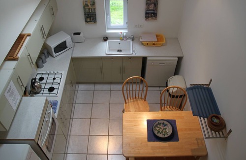 Saint-Simon-de-Pellouaille Cottage | Metal, Gîte de Charme, Climatisé, Piscine et Grand Terrain, 30 Minutes de Royan