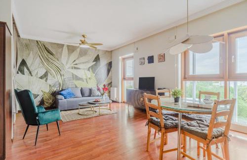 Muranow Apartment | MetroPoint Apartments at Słomińskiego Street