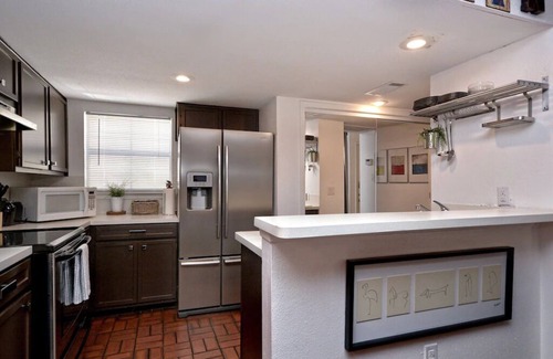 Waller Creek District Condo | Metropolitan Suite 2 Bedrooms