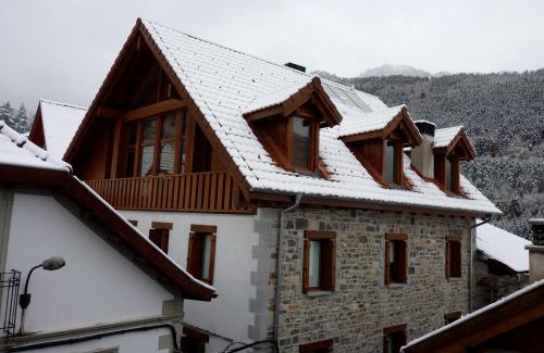 Isaba Apartment | Metsola Apartamentos Rurales
