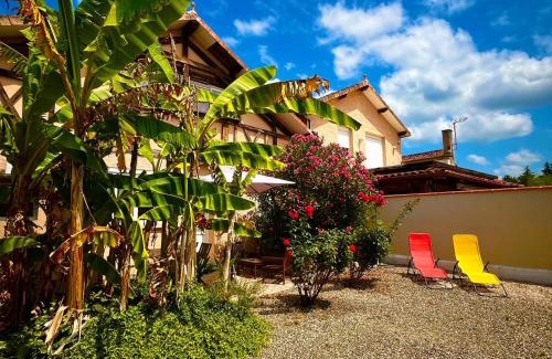 Villecomtal-sur-Arros Apartment | Meublé 3 étoiles dans un petit village du Gers