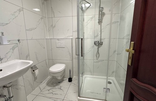 Weststadt Hotel | Mher Edaryan