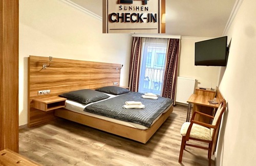 Weststadt Hotel | Mher Edaryan