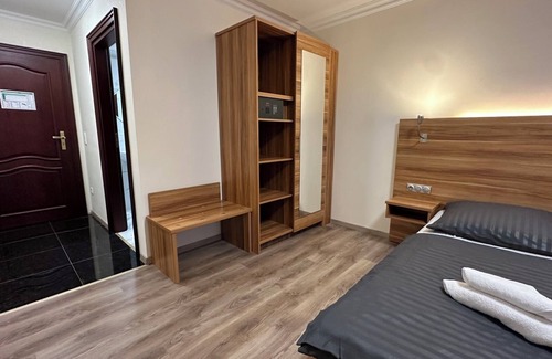 Weststadt Hotel | Mher Edaryan